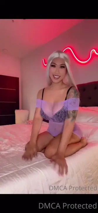 Keerakawaii Teases Her Sexy Body