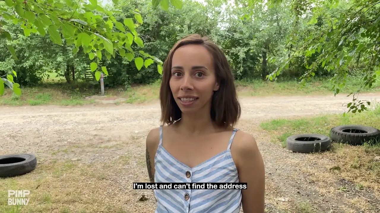 City Girl Gives A Hot Blowjob In The Garden