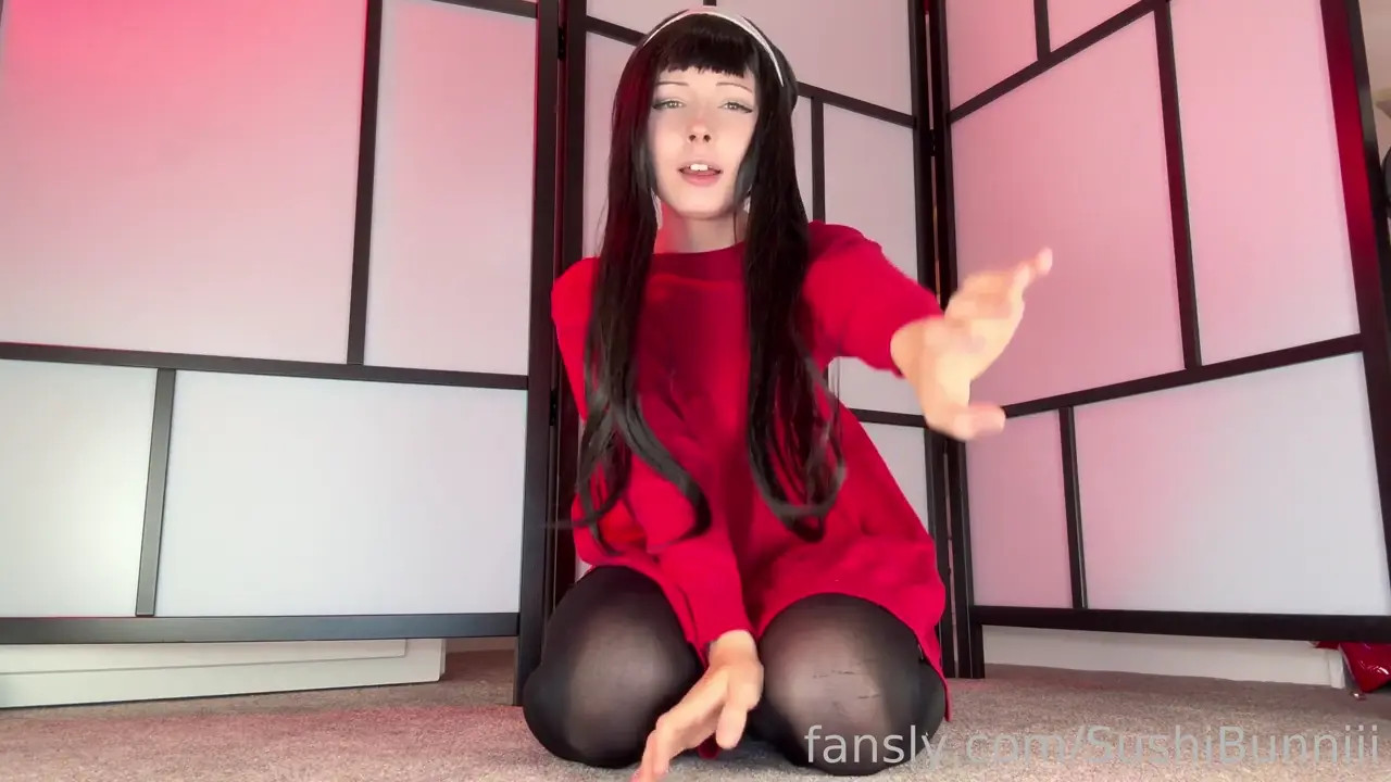 Sushibunniii Masturbates In Yor Forger Cosplay