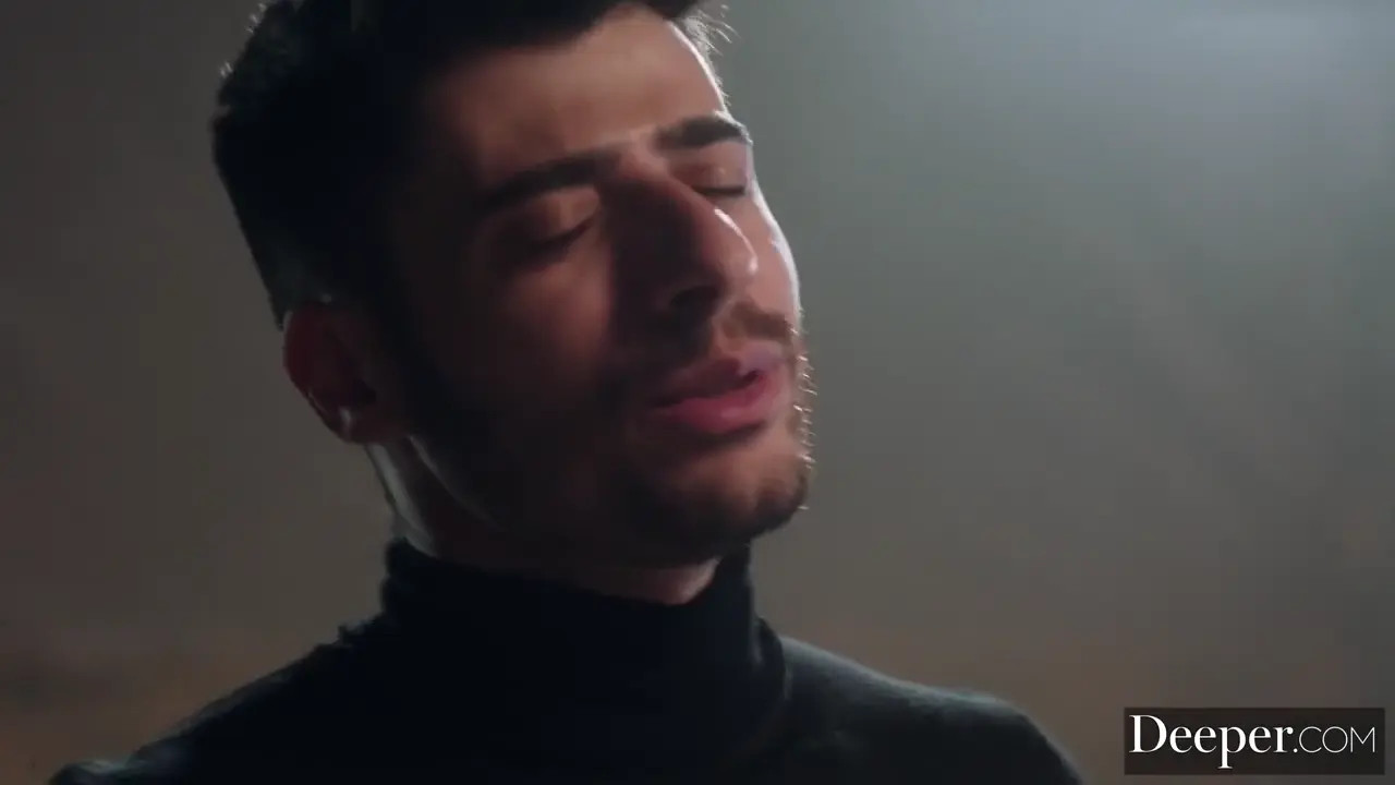 Angie faith Gets Banged By Two Dicks