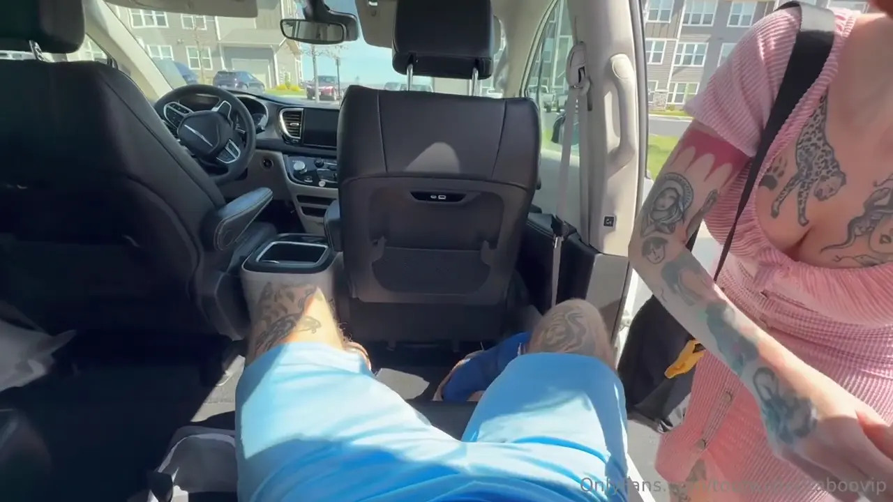 Too Twisted Taboo Takes A BWC In The Car