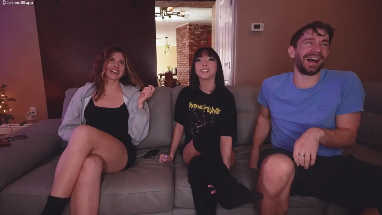 Josiexmoon And Sofiswetdreams Joins A Foursome