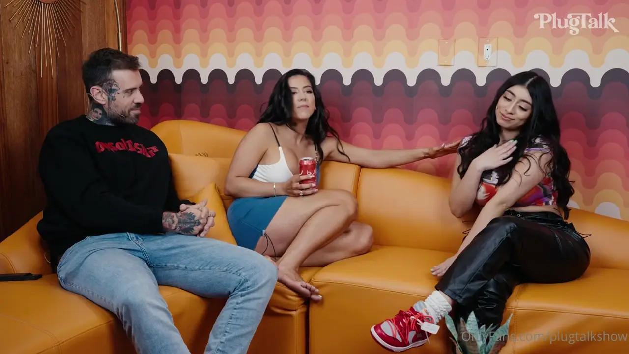 Violet Myers & Lena The Plug's PlugTalk Threesome - ePornLeak