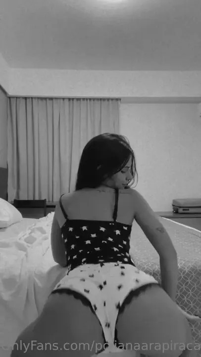 Polianaarapiraca Black And White Twerking In Booty Shorts
