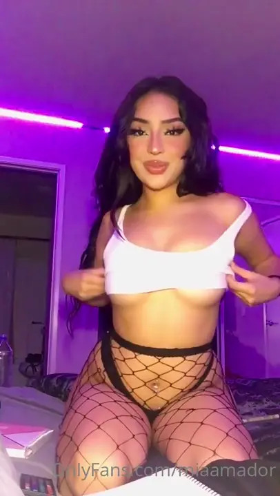 Neiima Plays With Her Perky Titties