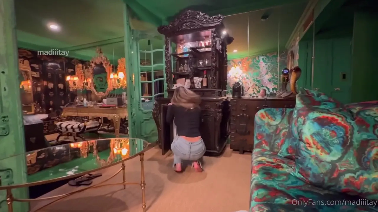 Madiiitay Receives An Anal Creampie