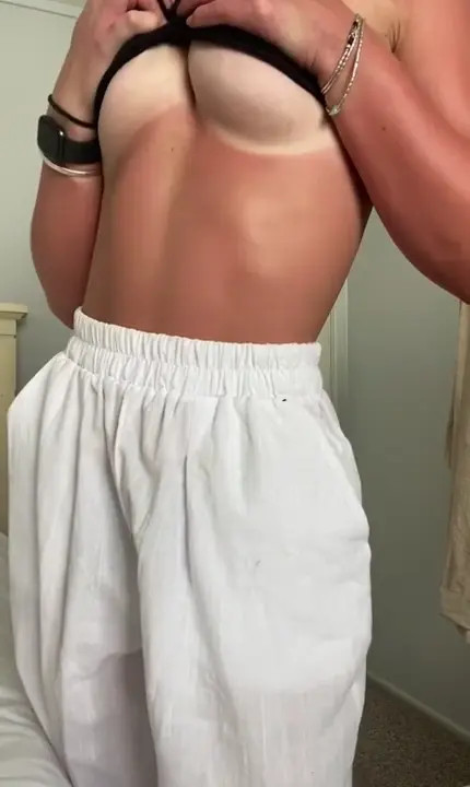 GeorgiaBear_ Films Herself Stripping - ePornLeak