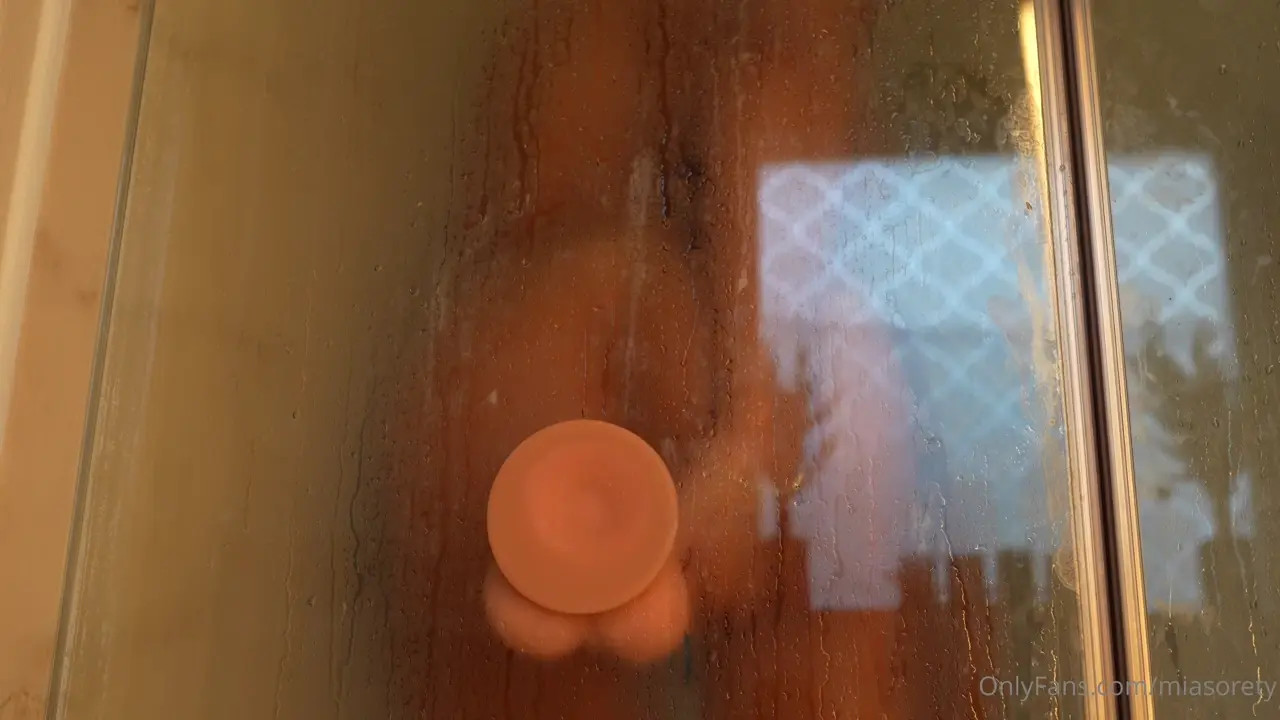 Mia.sorety.live Fucks Herself In The Shower