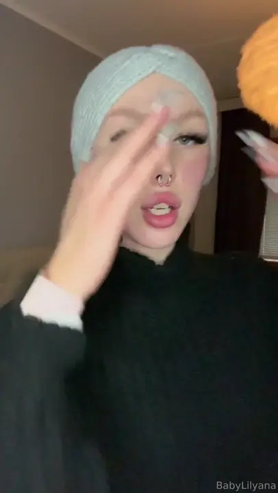 JadeBeib Shows Off Her Tattooed Sexy Body