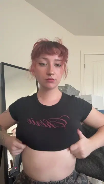 MattieGarf Teases You With Her Tits - ePornLeak