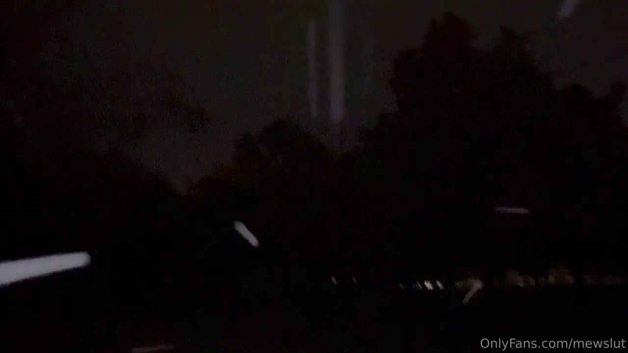 Mewslut Blows A Cock In A Dark Rainy Park