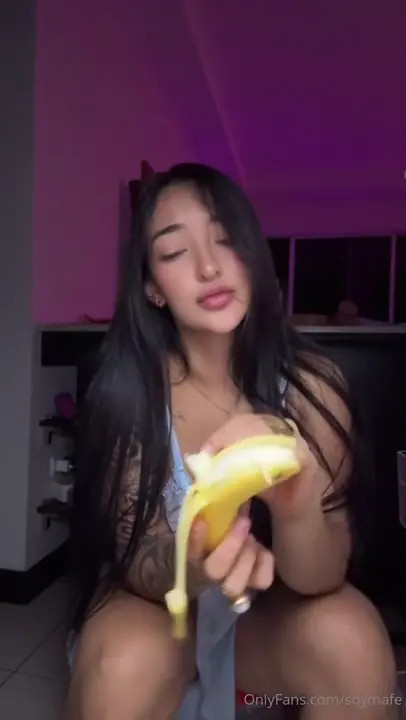 SoyMafe Plays With A Banana Dildo