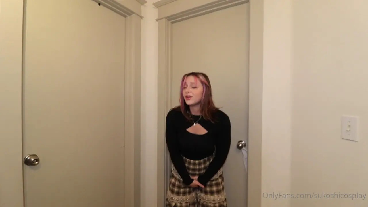 Sukoshicosplay Gets Her Pussy Drilled By A Fuck Machine & Rides A Cock