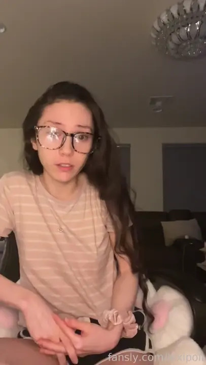 Horny LexiPoll Rubs Her Hairy Pussy On Cam