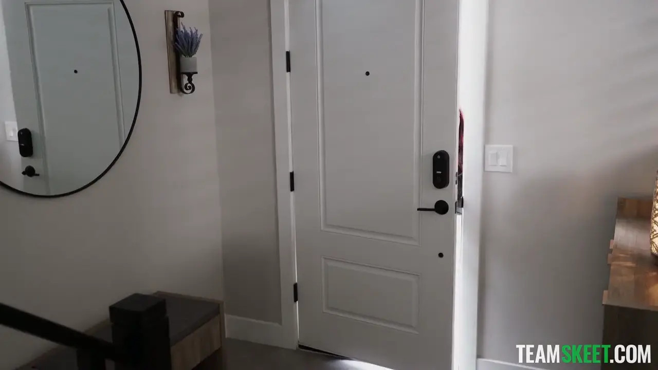 Domina Doxy Gets Her Asshole Nailed