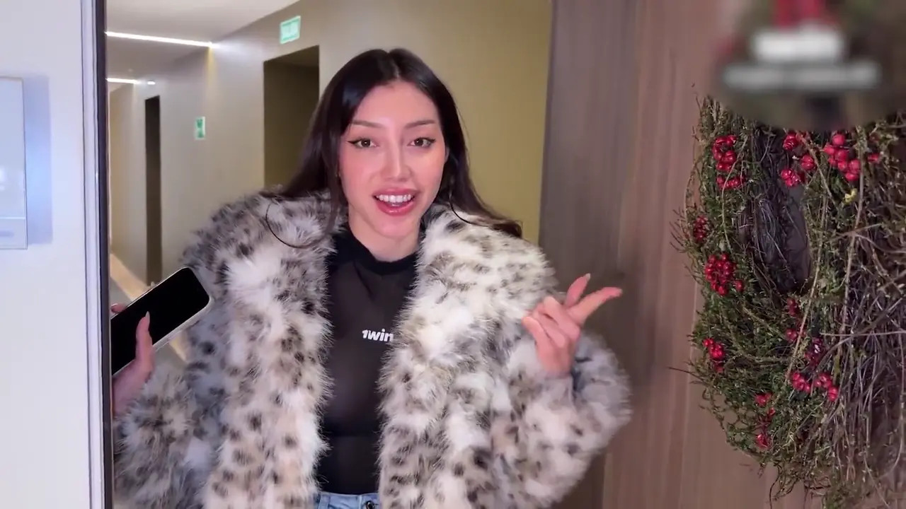 Slutty Ruth Lee Fucks Her Neighbor