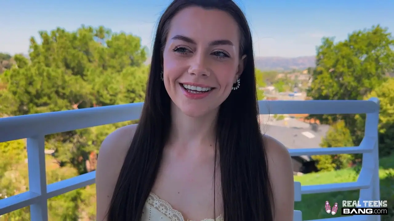 Selena Love Gets Fucked In The Woods - ePornLeak