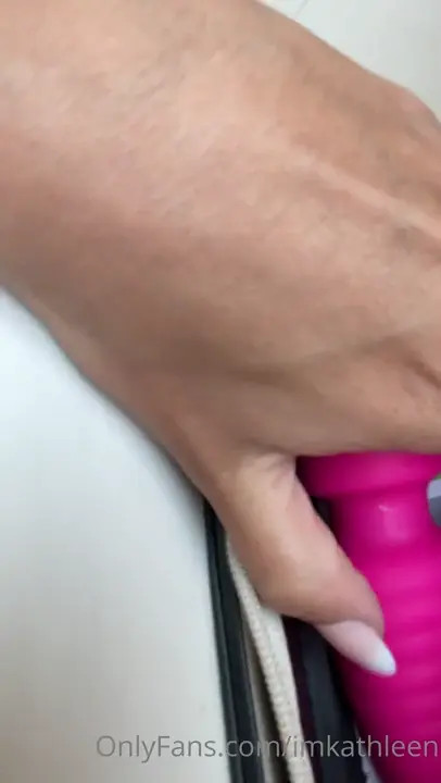 Maria Alejandra Quintero Masturbates In Shopping Mall