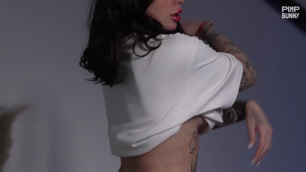 Nikky Dandeli Fucks Her Pussy To Orgasm - ePornLeak