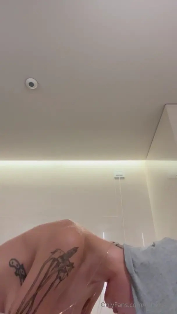 Mia Khalifa Post Shower Video Leaked