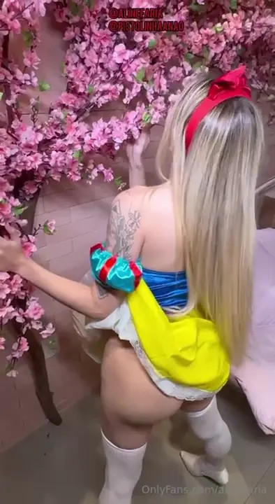 Snow White Aline Faria Fucks One Of Her Dwarfs