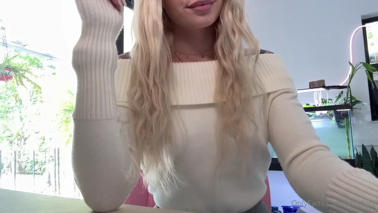 BabyFooji's Sultry Solo Session