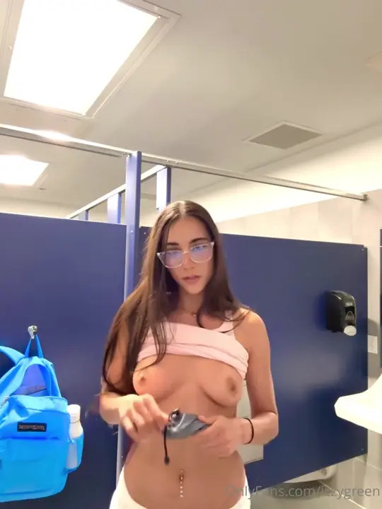 Izzy Green Masturbates In A Public Bathroom