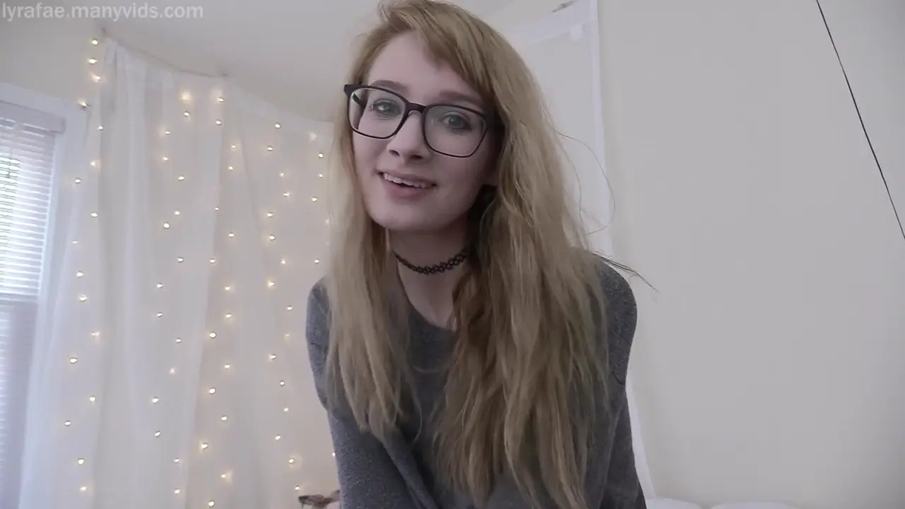 Lyra Fae Flaunts And Spreads Her Holes - ePornLeak