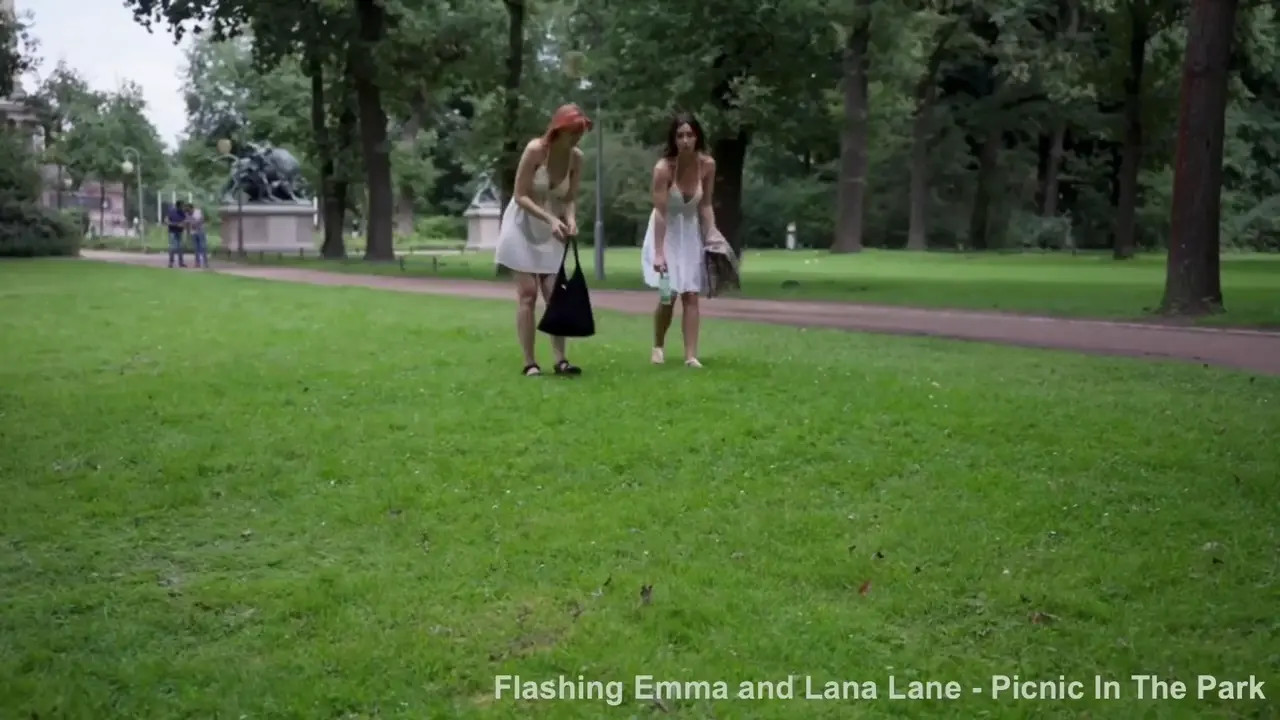 FlashingEmma and Lana Lane Naked in the Park