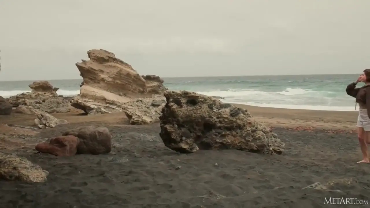 Taya Sour Gets Nude Outside On A Beach