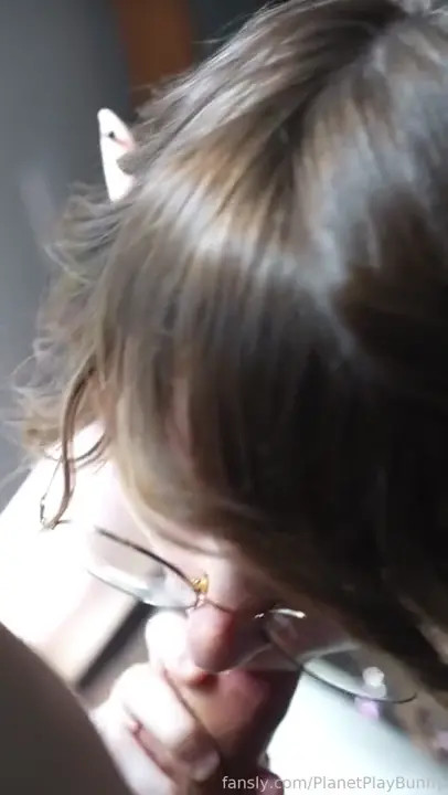 PlanetPlayBunny Gives Head To Her Man POV