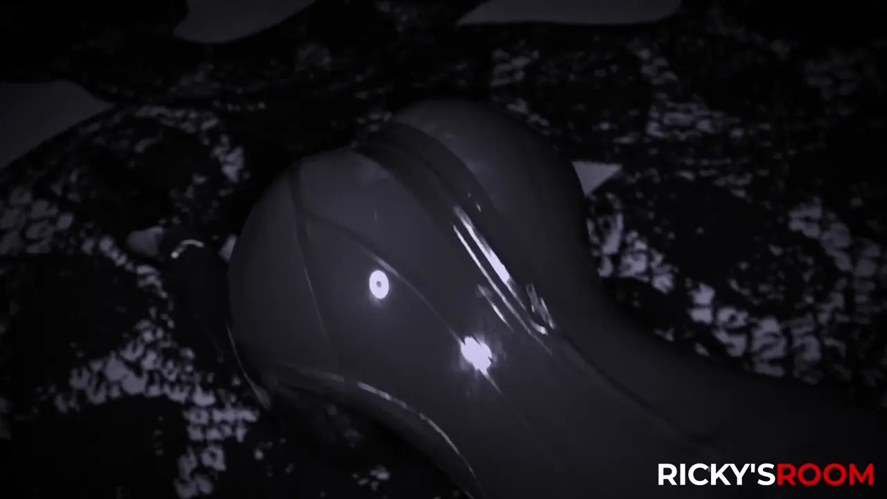 Liz Jordan Gets Anal Fucked In A Gimp Suit