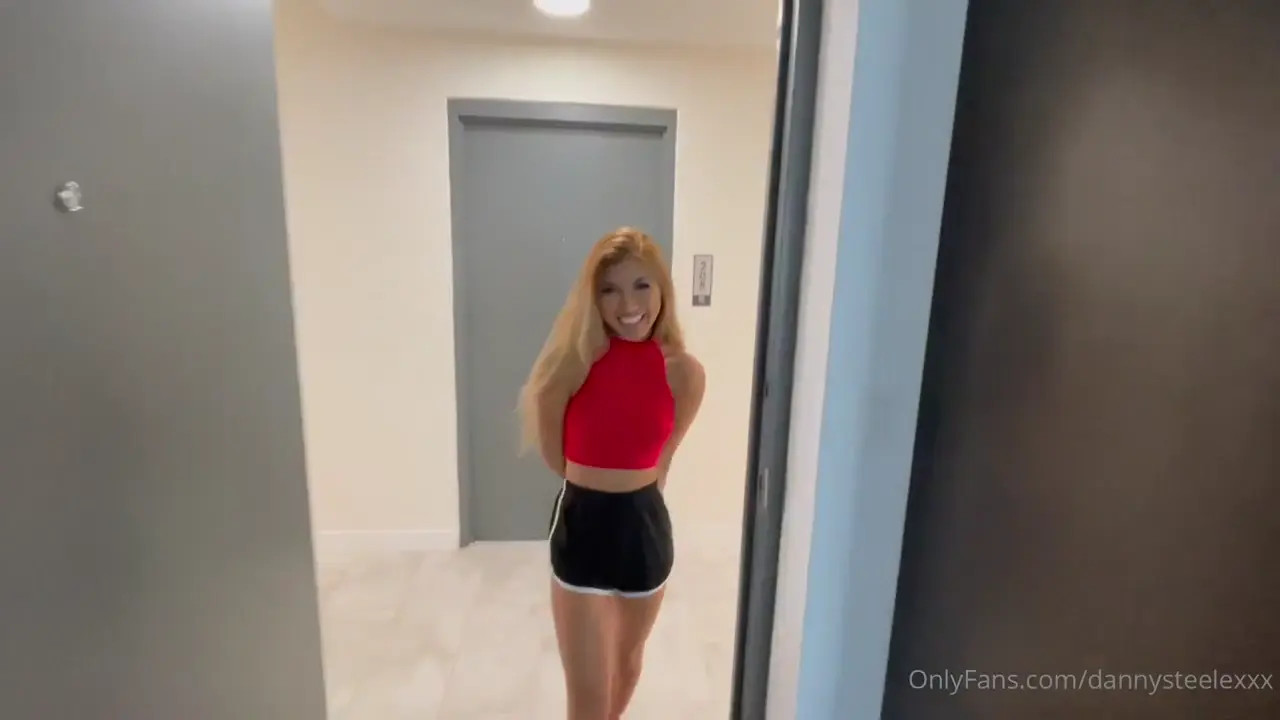 Clara Trinity Gets Banged In The kitchen