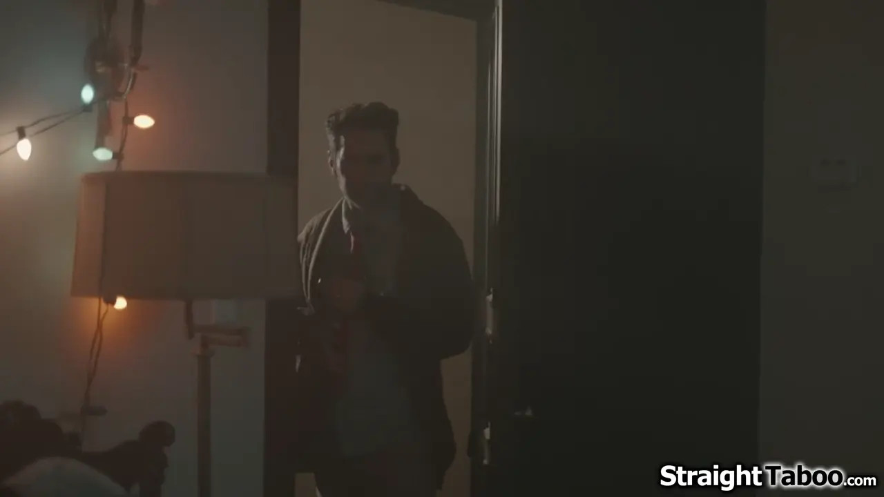 Krampus Ashley Lane Gets Fucked By Her Victim - ePornLeak