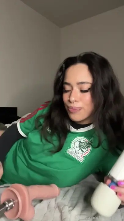 Sofspicy99 Gets Drilled By Her Fuck Machine