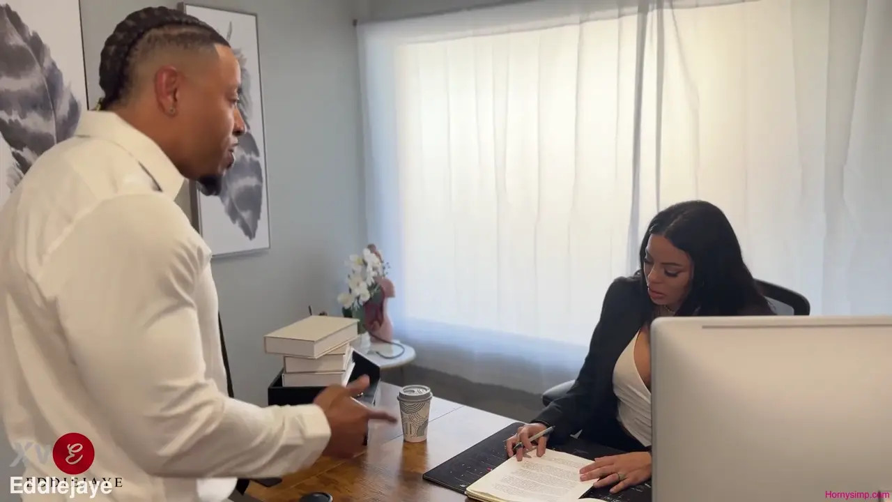 Luna Star A Hardcore Office Slut Fucks With BBC Boss