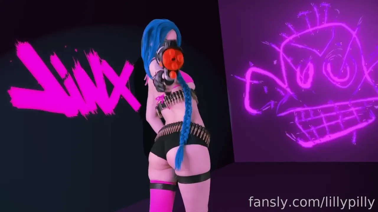 Missslily Blows Her Dildo & Pumps Her Cunt With It As Jinx