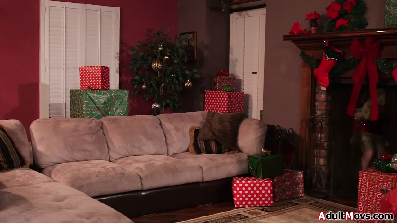 Krissie Dee Rides Her BF's Cock On Christmas