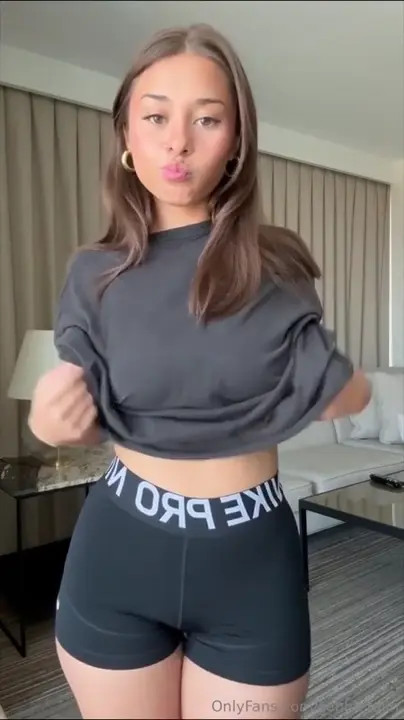SophieRaiin Teases Her Perfect Body In Nike Pro's