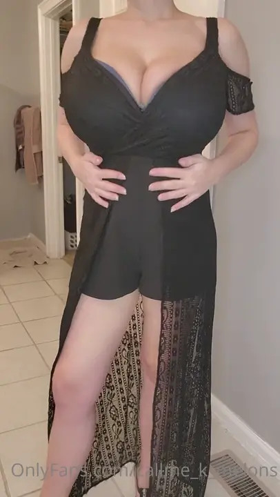 Callme_K_Melons Undresses For You