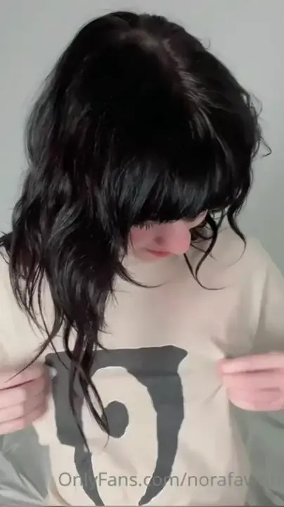 Nora Fawn reveals Sexy Bikini Body