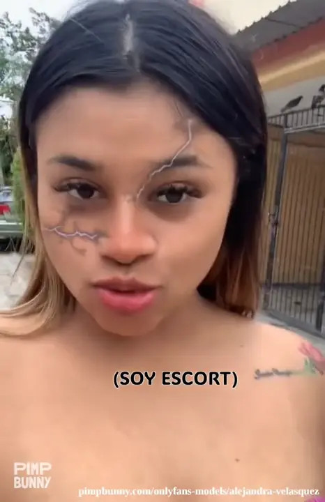 Honduran Street Hooker Alejandra Velasquez Mates Another Man on the Street