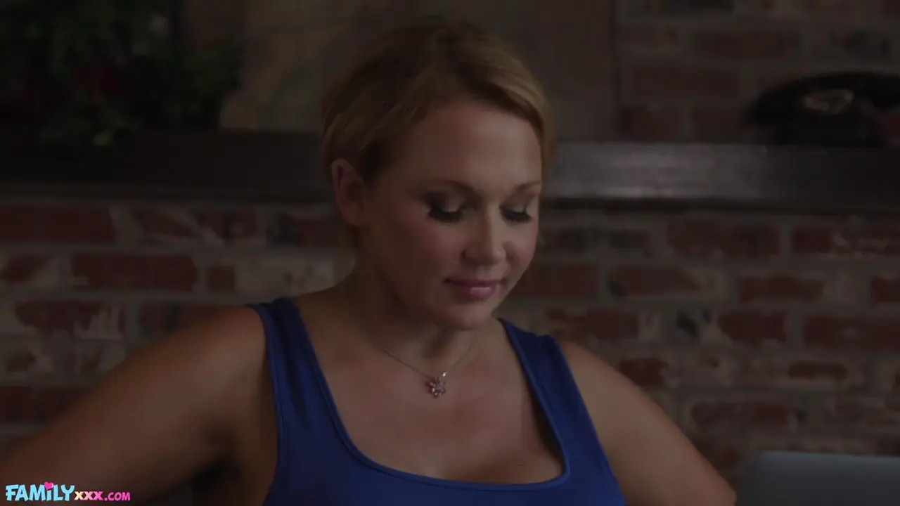 TheNikkiSexx Squirts On MaxFills Cock - ePornLeak