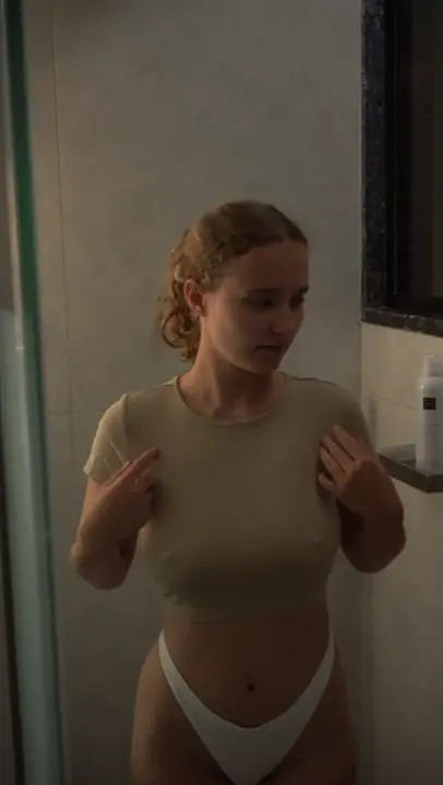 Flowinaparadise Soaks Her Tops