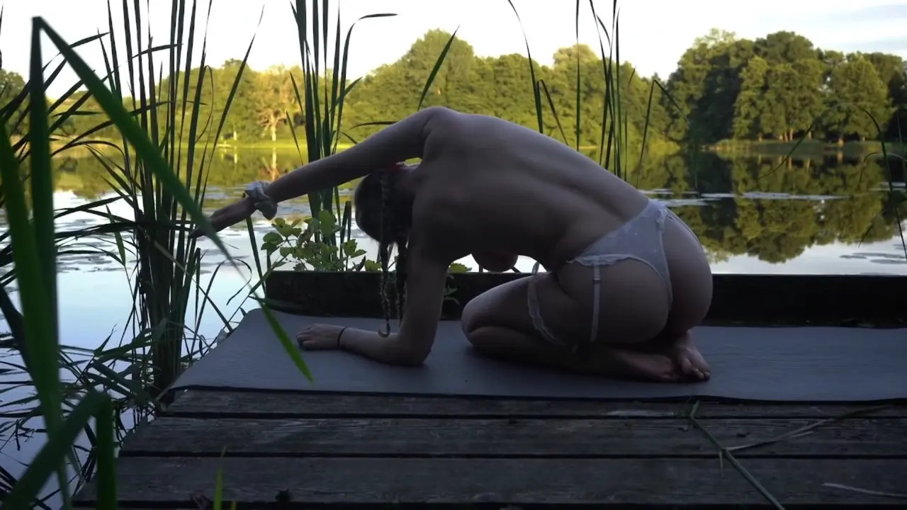 Flowinaparadise Practices Yoga