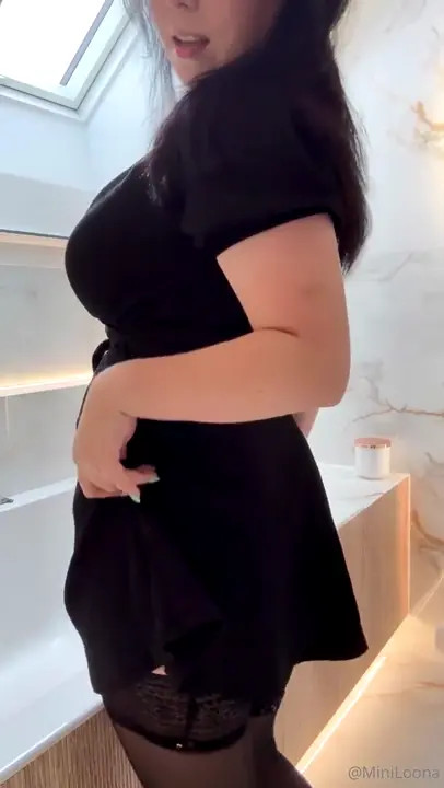 Mini Loona Rides Her Dildo