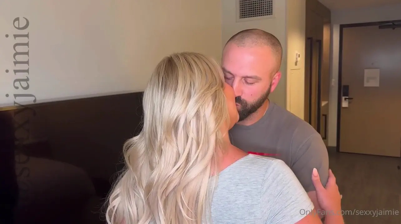 MILF Jaimie Smiles Sex With A BWC