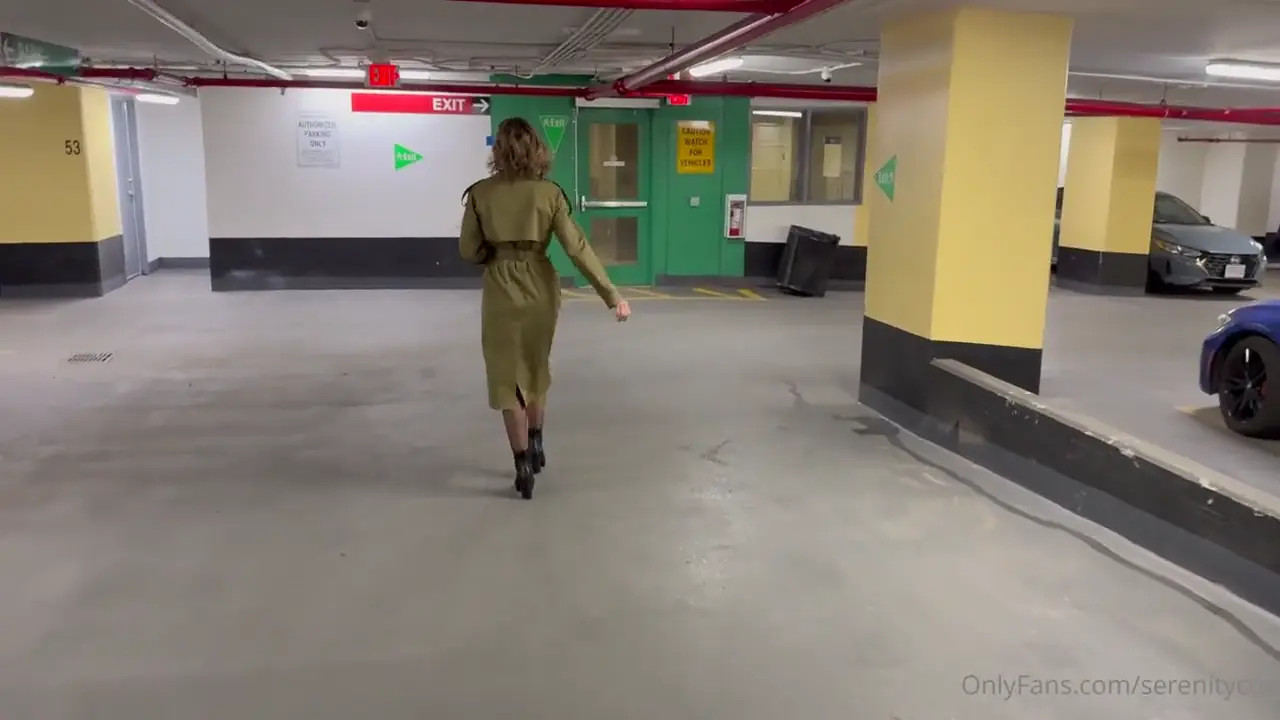 Serenity Cox Fucked By Two Cocks