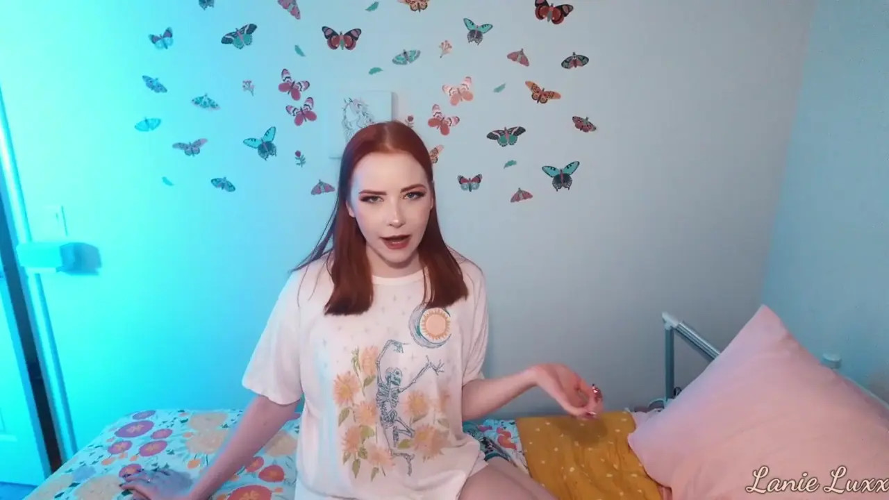 LanieLuxxVault Shares A Bed With Her Stepbro
