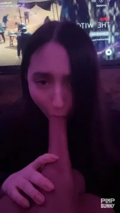 Joylii Bangs A Torso Dildo
